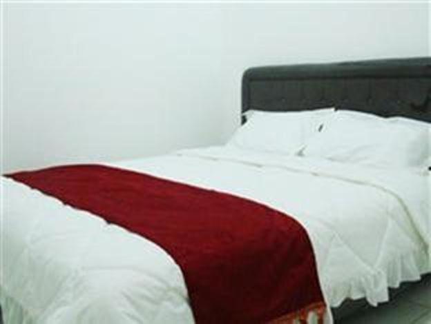 Providence Homestay Surabaya Kültér fotó
